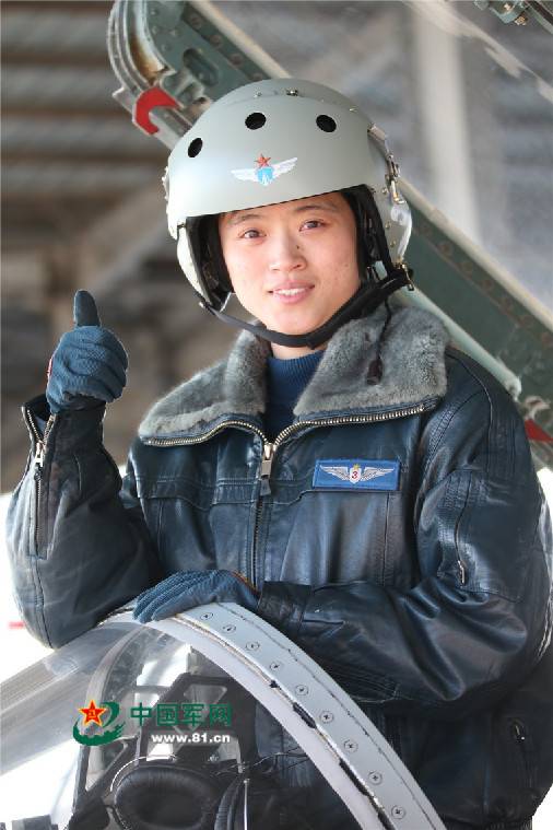 许勤（空军飞豹战机双学士女飞行员）