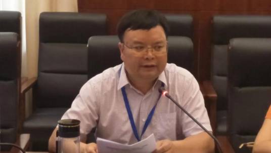 谢毅（黔西南州教育局副局长、党组副书记）