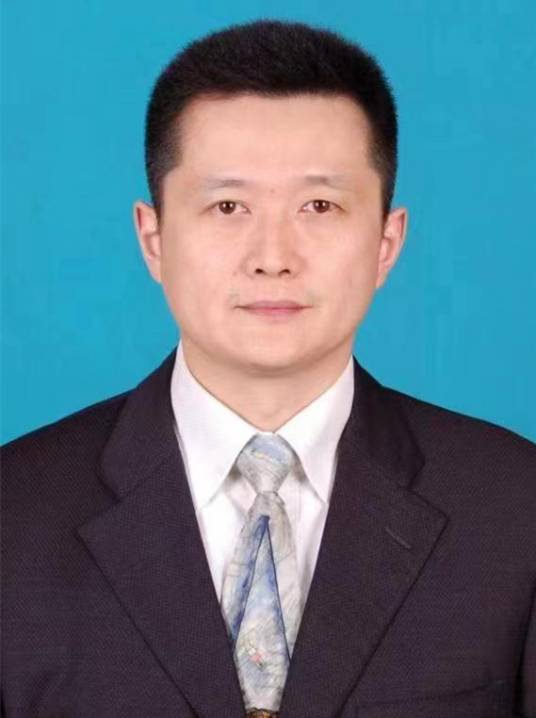 陈欣欣（广州市妇女儿童医疗中心外科部主任兼心脏中心主任、胸心外科主任医师）