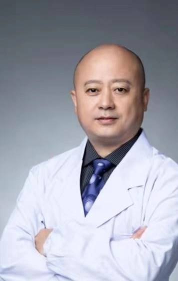方方（中国医学科学院皮肤病医院皮肤外科主任医师）