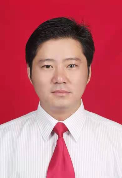 江洪（安庆市怀宁县平山镇党委书记）