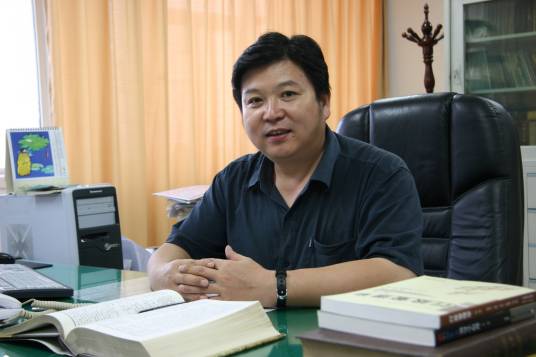 李亚军（陕西中医学院人文科学系主任兼中医药文化研究室主任）