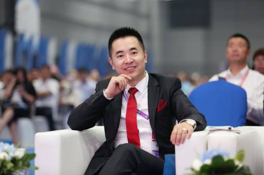 李海峰（上海鼎翊企业管理有限公司董事长兼CEO）