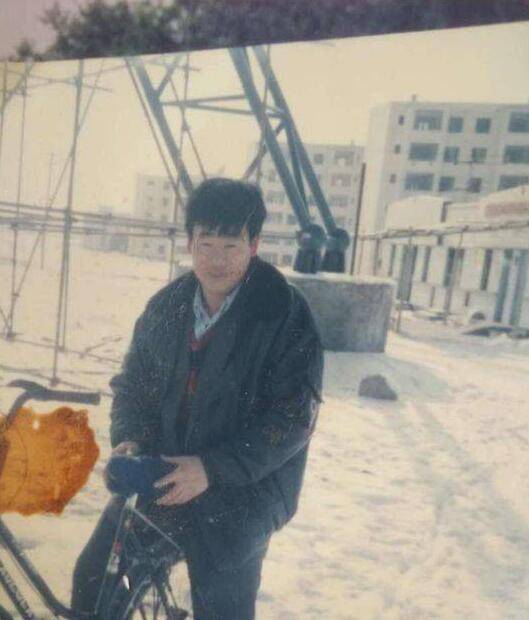 李建功（新疆库尔勒厕所沉尸案嫌疑人）