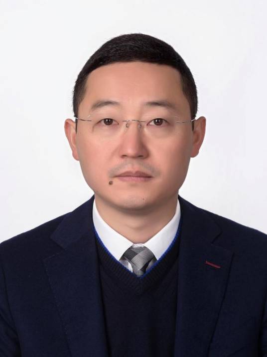 万宇（重庆市江北区经济和信息化委员会主任、党委书记）
