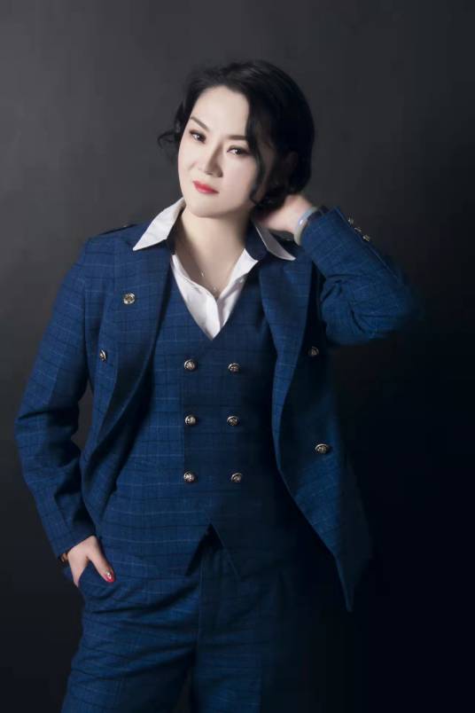 李崴（律师）
