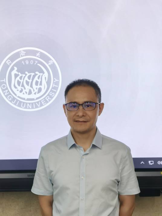 李奇（同济大学教授）