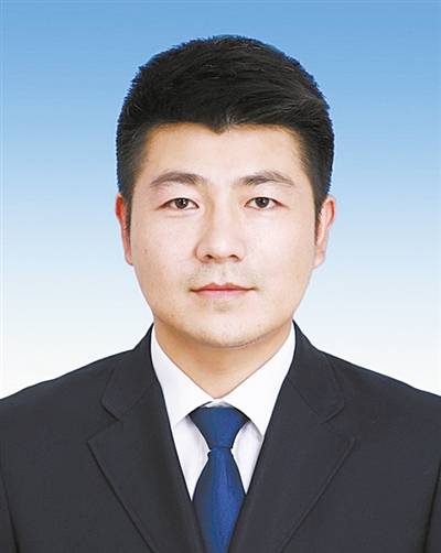冯凯（浙江省宁波市慈溪市现代农业开发区管委会原副主任、党工委委员）