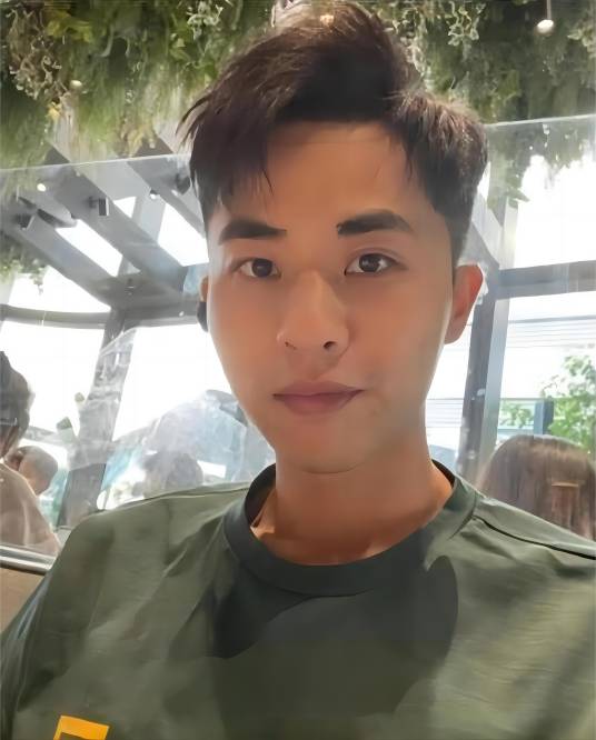 邝港智