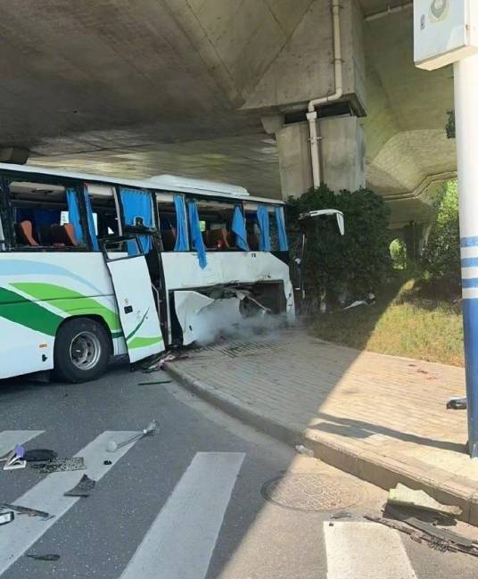 5·10南通大巴车与渣土车碰撞事故