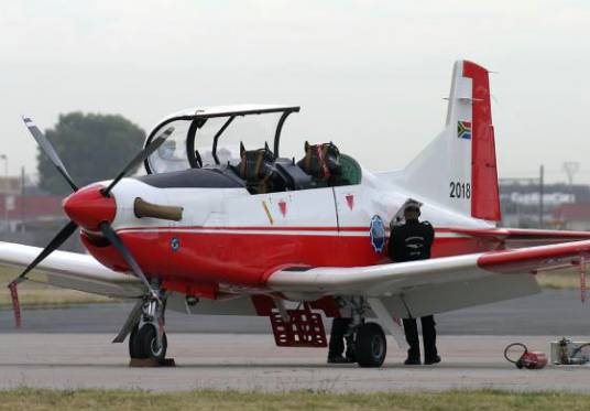 PC-7教练机