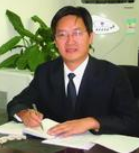 雷小龙（陕西省渭南市瑞泉中学校长）