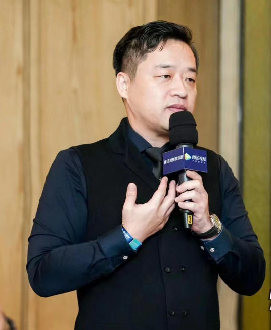 郝平（中国内地男导演）