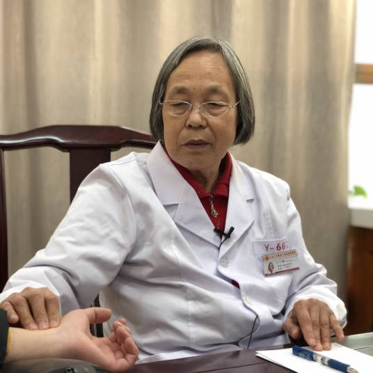 白兰地（中国中医科学院西苑医院副主任医师）