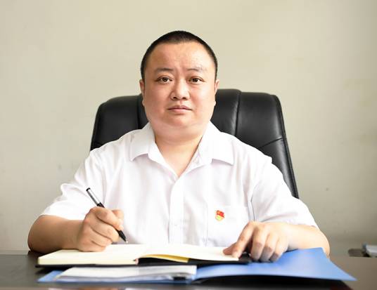 卓荦（贵阳市南明区委常委、区人民政府副区长）