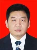 厉声振