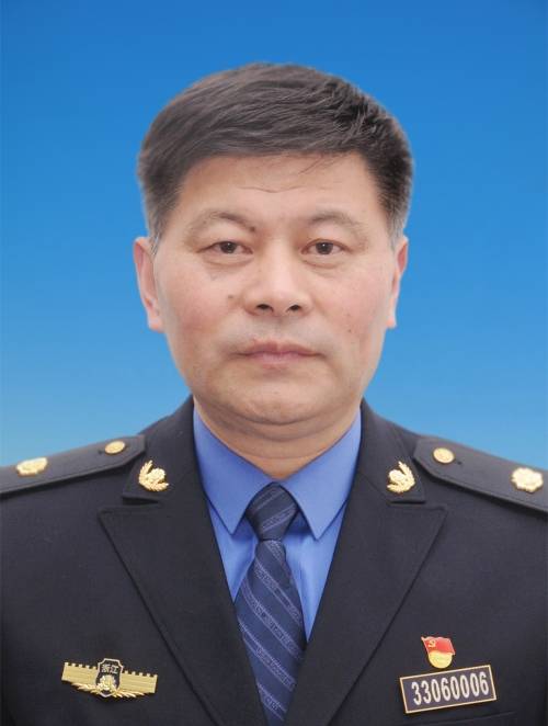 陈中伟（绍兴市综合行政执法局二级调研员）