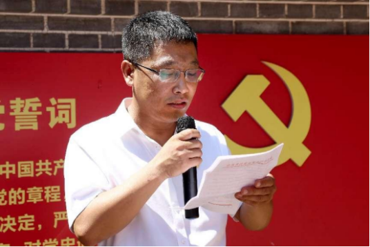 刘新宇（吕梁市贺昌中学语文教师）