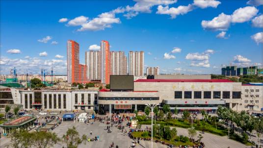 哈尔滨东站（中国黑龙江省哈尔滨市境内铁路车站）