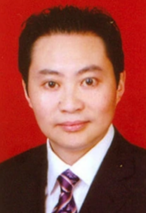 曹云（恩施经济开发区管委会工委委员、副主任）