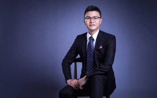 李季（北京叶子整形美容医院副主任医师）