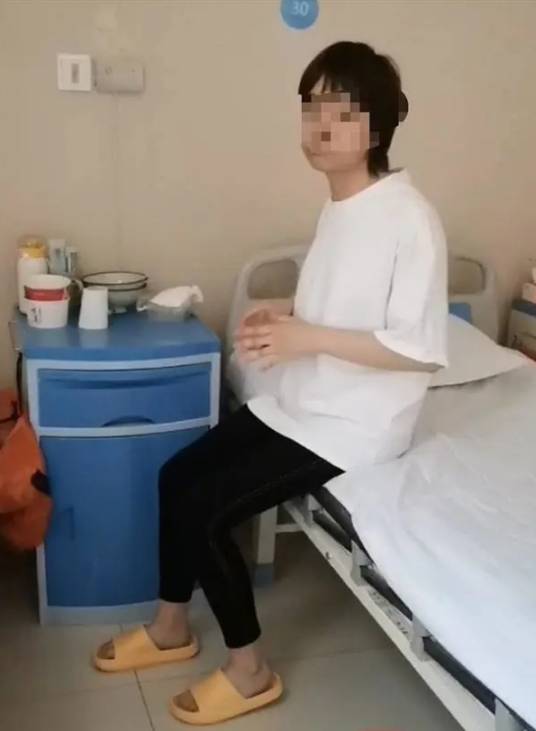 2·7女生游峨眉山失联事件