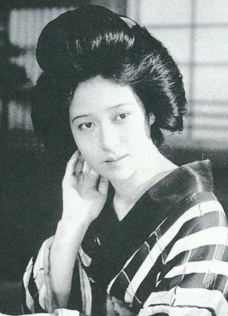 伏见直江