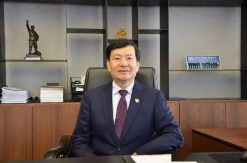 冯小华（广西洋浦南华糖业集团股份有限公司董事长）
