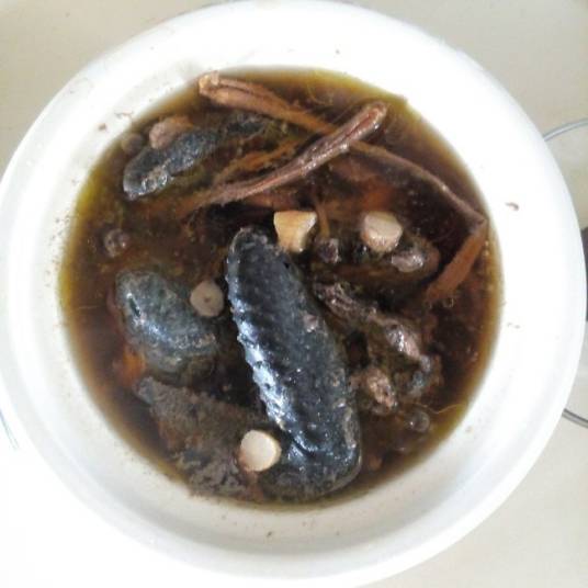茶树菇乌鸡汤