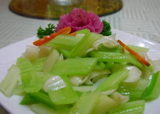 凉拌芹菜