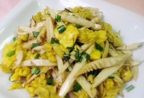 炒春笋鸡蛋