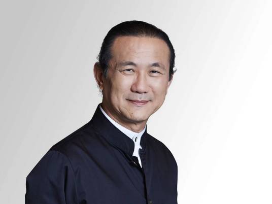 邱威功
