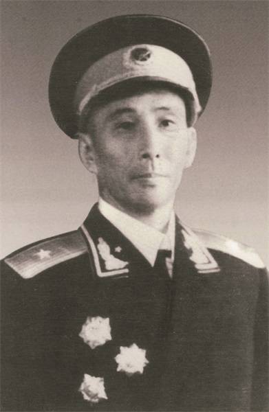 闵鸿友