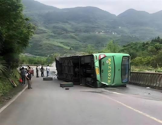 5·14重庆大巴侧翻事故