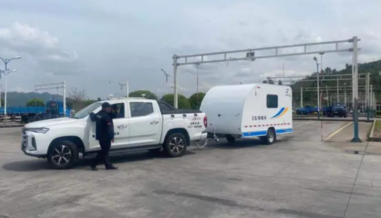 轻型牵引挂车