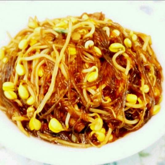 黄豆芽炖粉条