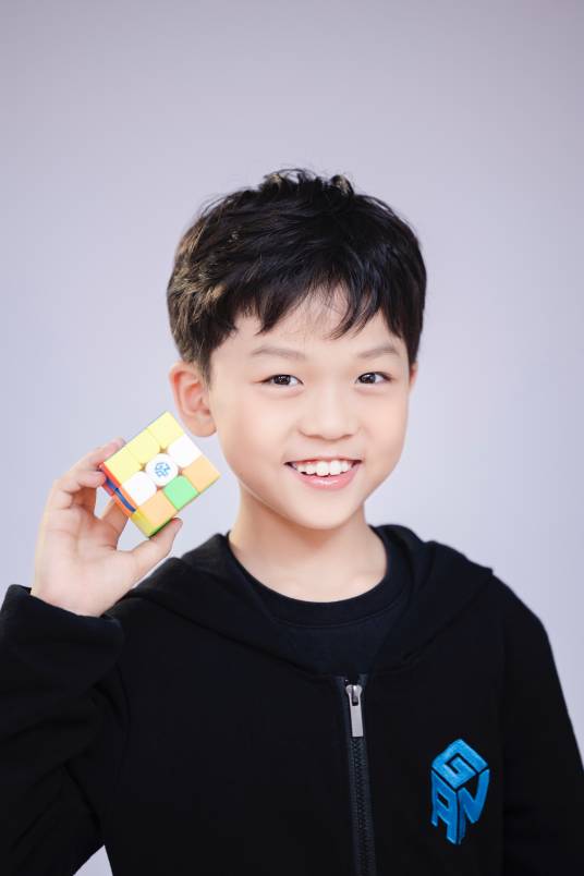 王艺衡（三阶魔方平均世界纪录保持者）