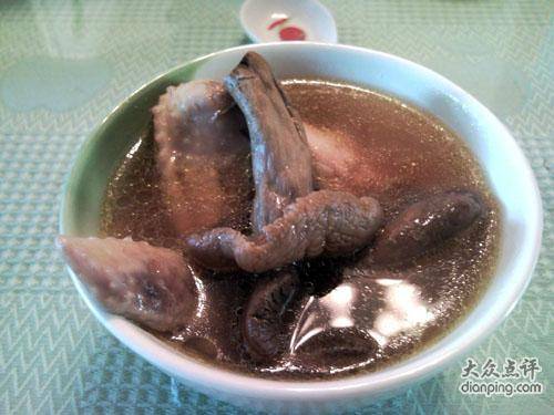 红菇炖鸡汤
