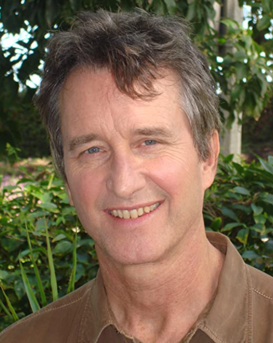 Tom Davies（导演）