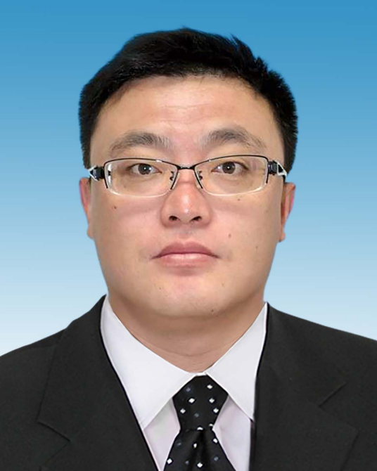 杨立（内蒙古自治区锡林郭勒盟委委员、秘书长）