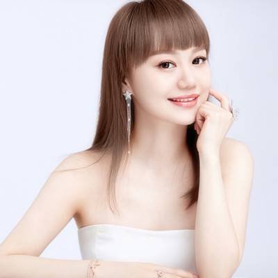 蒲雯