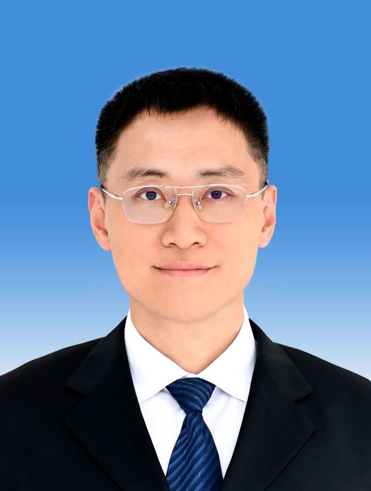 李晨阳（新疆维吾尔自治区阿克苏地委副书记、行署常务副专员）