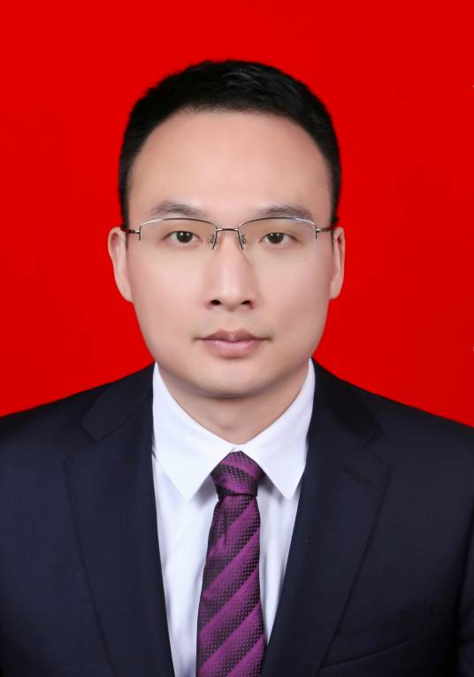 万东（湖南省张家界市委常委、副市长）