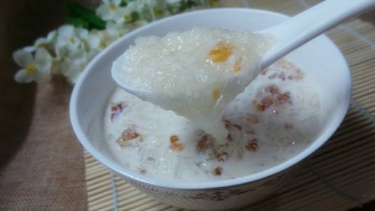 燕窝瘦肉汤