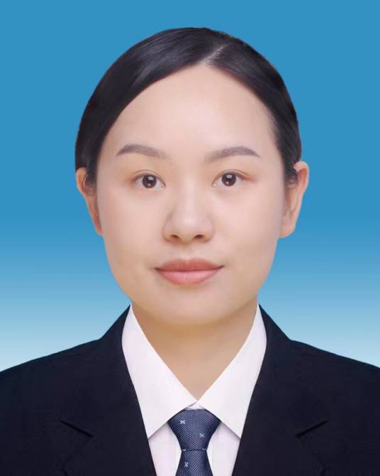 何奕奕