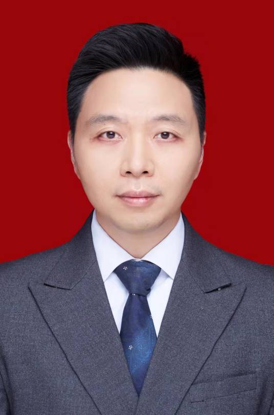 龚毅（湖南省长沙市长沙县人民政府办公室党组成员、副主任）