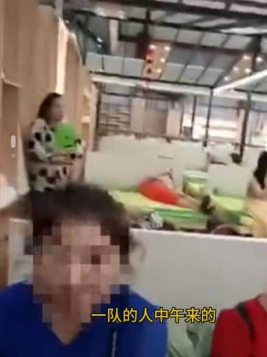 3·27云南旅行团被扣购物店事件