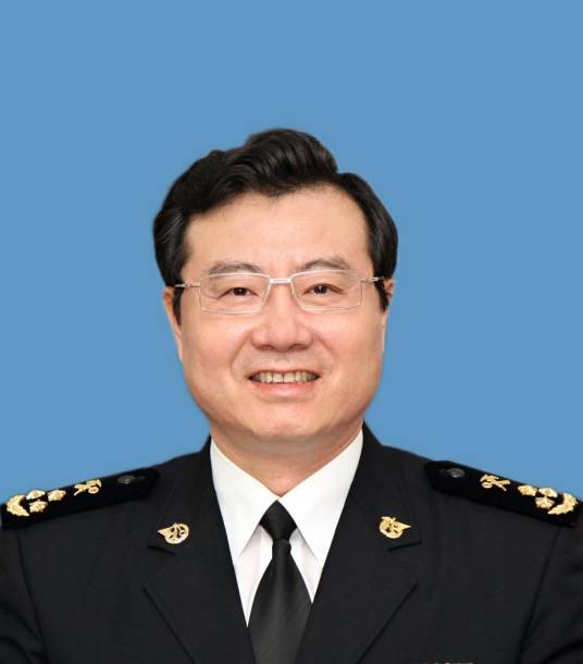 柏华冰
