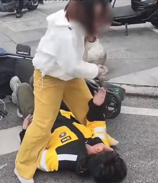 10·8重庆外卖骑手被殴打事件