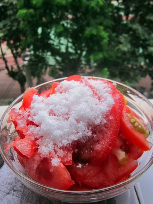 火山飘雪（以西红柿、白糖为主料的食品）